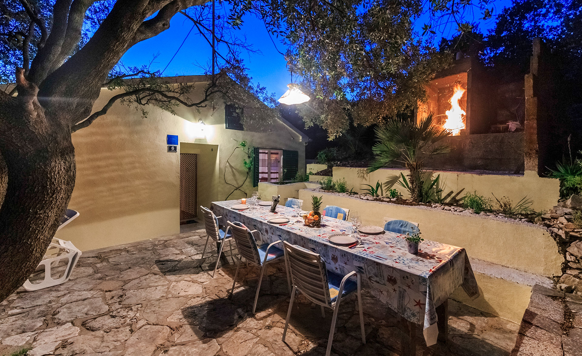 Vis Holiday House teaser